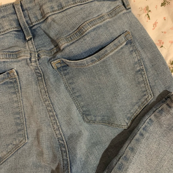 Old Navy Rockstar Super Skinny Jeans - Picture 8 of 8